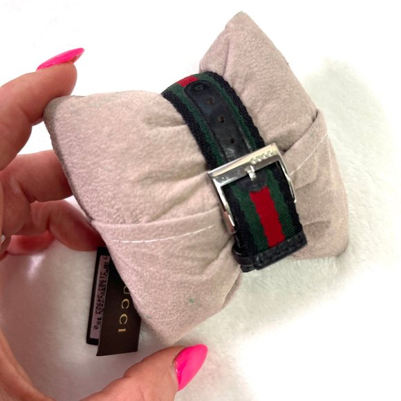 NIB Auc Gucci Swiss U-Play Red, Green and Black Nylon Strap Watch 35mm Y… - Picture 14 of 16